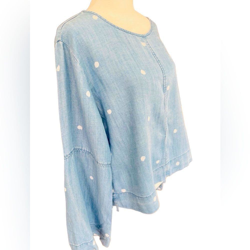 Anthropologie Cloth & Stone polka dot chambray top, slit bell sleeves tie back M - Picture 6 of 8